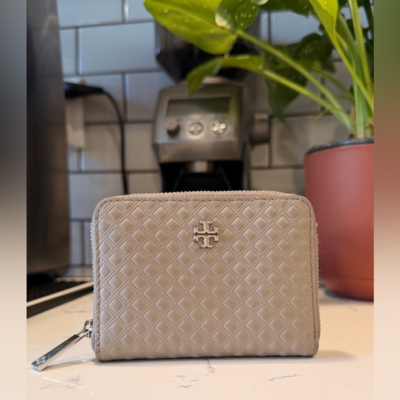 Tory Burch Handbags - Tory Burch Taupe Leather Zip Coin Pouch